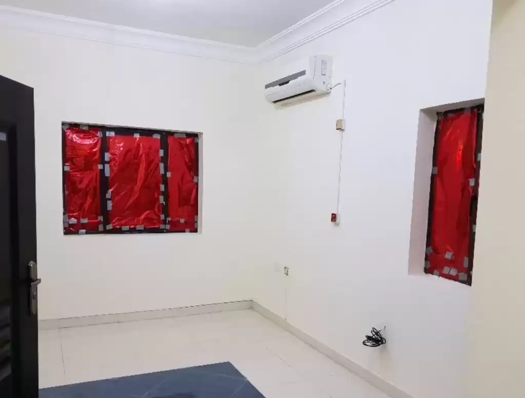 Residential Ready Property Studio U/F Apartment  for rent in Al Sadd , Doha #17944 - 1  image 