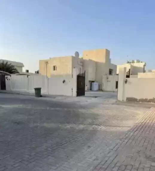 Residencial Listo Propiedad U / F Edificio  venta en al-sad , Doha #17954 - 1  image 