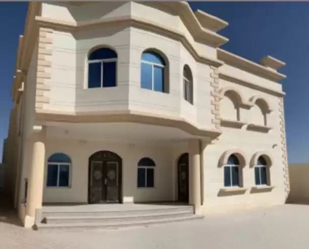 yerleşim Hazır Mülk 6 Yatak Odası U/F Müstakil Villa  satılık içinde Al Sadd , Doha #17969 - 1  image 