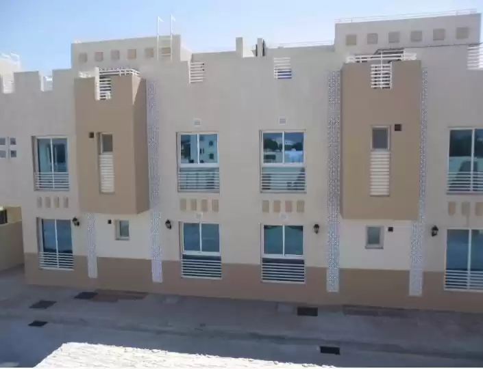 Residential Ready Property 2 Bedrooms U/F Apartment  for rent in Al Sadd , Doha #17973 - 1  image 