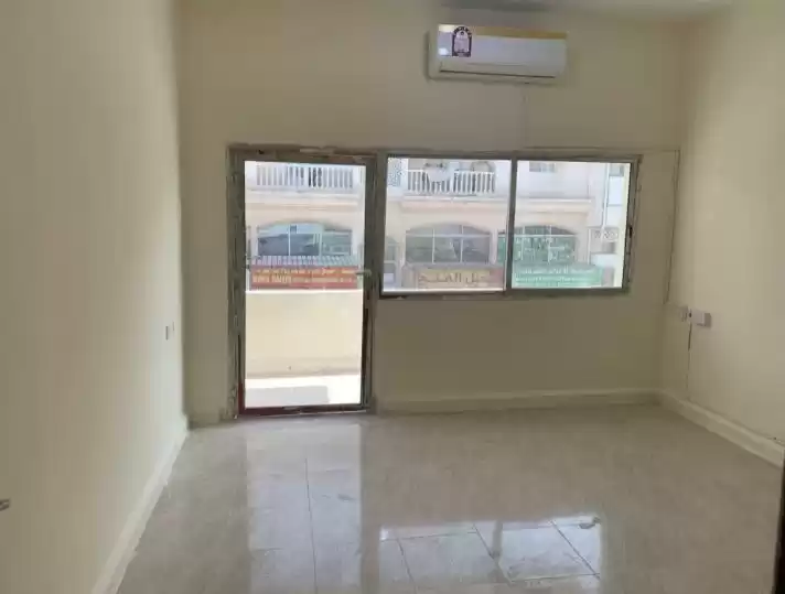 Residential Ready Property 3 Bedrooms U/F Apartment  for rent in Al Sadd , Doha #17976 - 1  image 