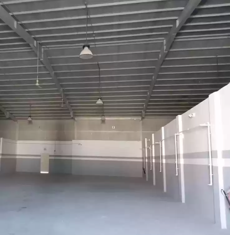 Comercial Listo Propiedad U / F Almacén  venta en al-sad , Doha #17985 - 1  image 