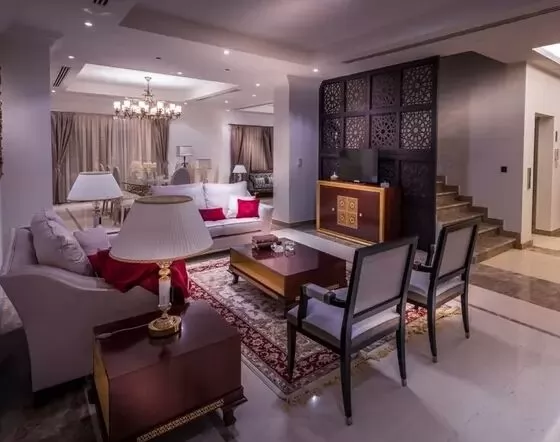 yerleşim Hazır Mülk 6+hizmetçi Yatak Odası U/F Müstakil Villa  satılık içinde Doha #17993 - 1  image 