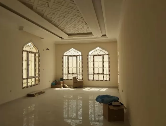 Residential Ready Property 3 Bedrooms U/F Standalone Villa  for sale in Doha #18026 - 1  image 