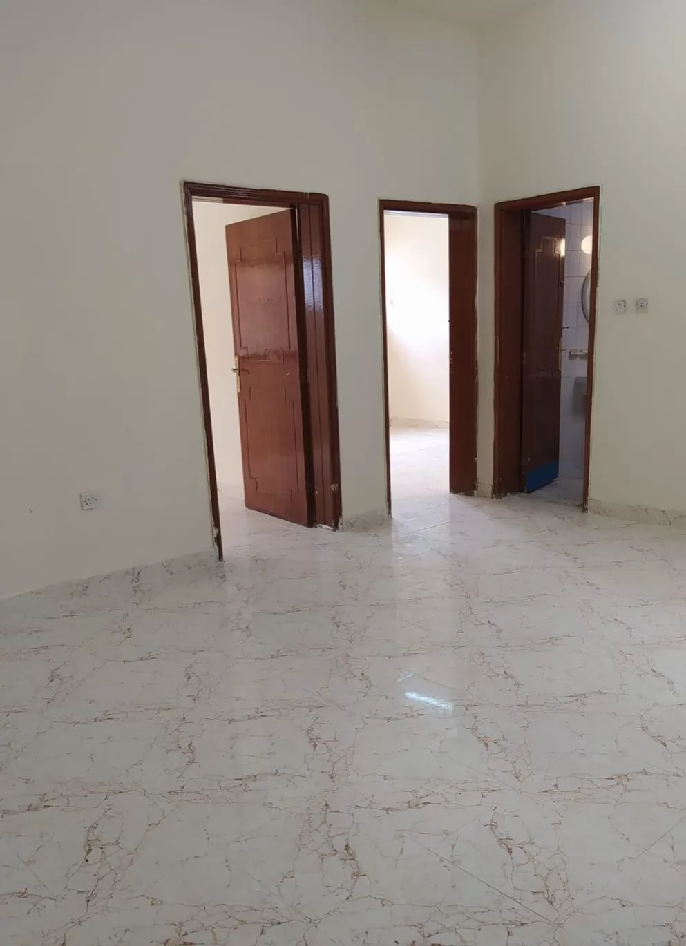 Residential Ready Property 3 Bedrooms U/F Apartment  for rent in Old-Airport , Doha-Qatar #18032 - 1  image 