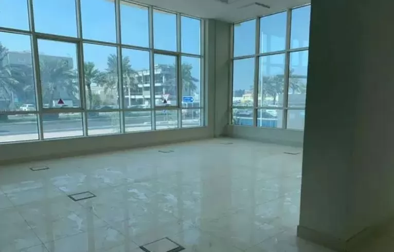 Commercial Property U/F Whole Building  for rent in Old-Airport , Doha-Qatar #18068 - 1  image 