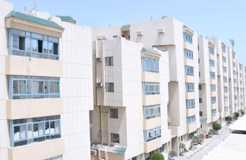 Residential Ready Property 3 Bedrooms U/F Apartment  for rent in Doha #18082 - 2  image 