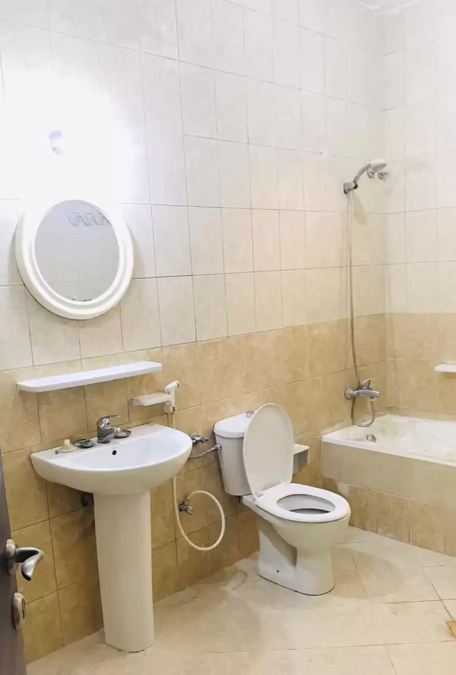 Residential Ready Property 2 Bedrooms U/F Apartment  for rent in Al Sadd , Doha #18084 - 1  image 