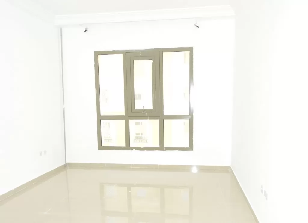 Residential Ready Property 3 Bedrooms S/F Apartment  for rent in Al Sadd , Doha #18086 - 1  image 