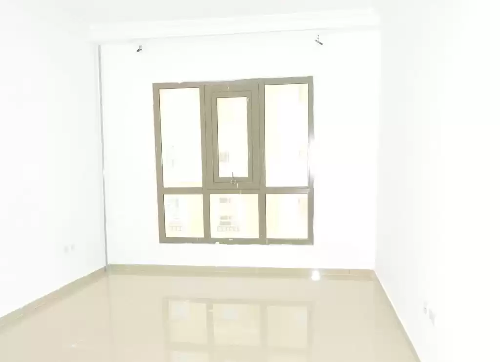 Жилой Готовая недвижимость 3 спальни С/Ж Квартира  в аренду в Аль-Садд , Доха #18086 - 1  image 