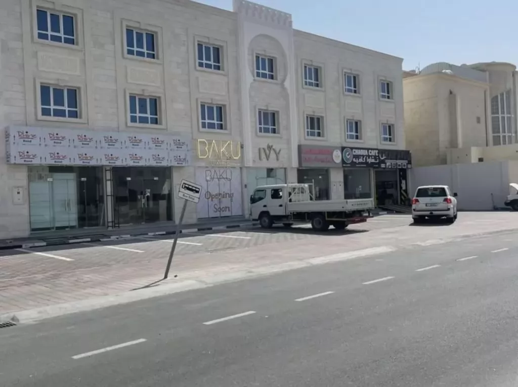 Коммерческий Готовая недвижимость Ж/Ж Строительство  продается в Аль-Садд , Доха #18125 - 1  image 