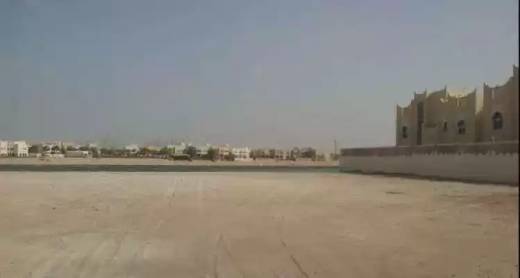 Terre Propriété prête Terrain à usage mixte  a louer au Al-Sadd , Doha #18135 - 1  image 