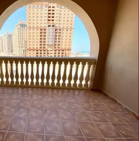 Residential Ready Property Studio S/F Apartment  for sale in The-Pearl-Qatar , Doha-Qatar #18204 - 1  image 
