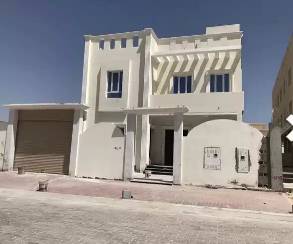 Residential Ready Property 6 Bedrooms U/F Standalone Villa  for sale in Al Sadd , Doha #18227 - 1  image 