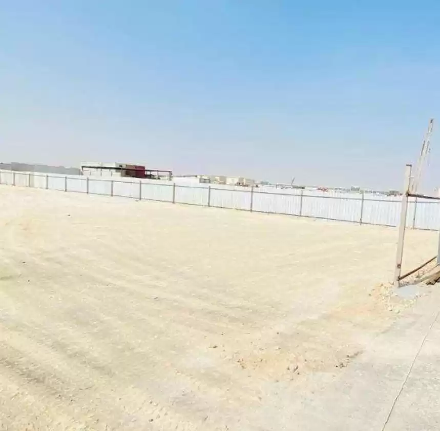 Terre Propriété prête Terrain Commercial  a louer au Doha #18230 - 1  image 