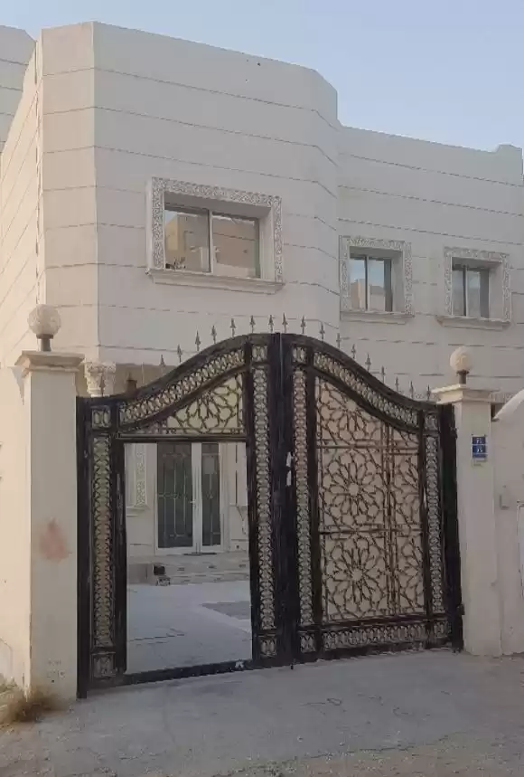 Residential Ready Property 7+ Bedrooms U/F Standalone Villa  for sale in Al Sadd , Doha #18236 - 1  image 