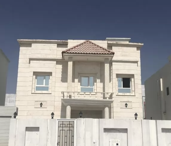 Жилой Готовая недвижимость 7 спален Н/Ф Вилла в комплексе  продается в Доха #18249 - 1  image 