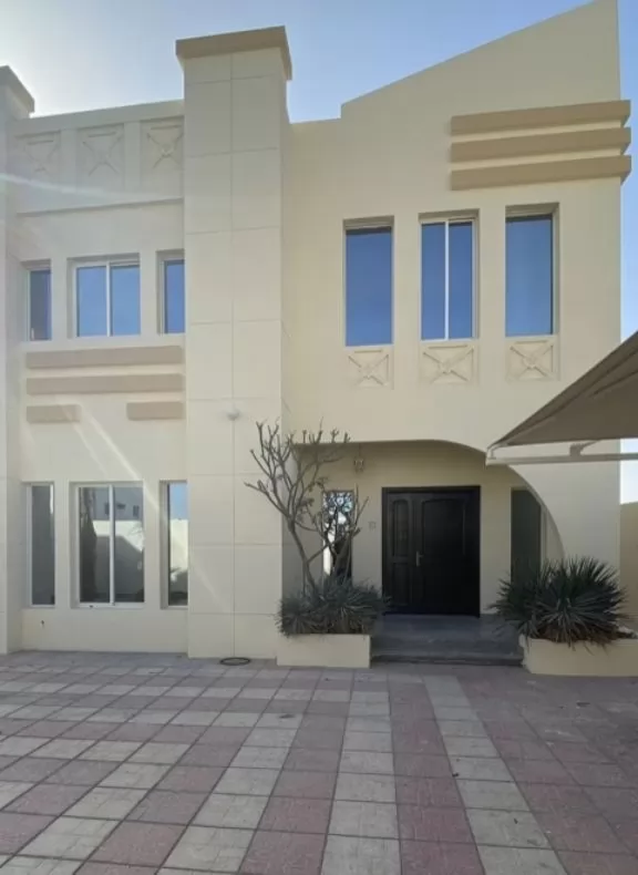 Жилой Готовая недвижимость 5 спален Н/Ф Отдельная вилла  продается в Доха #18262 - 1  image 