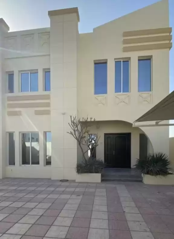 Residential Ready Property 5 Bedrooms U/F Standalone Villa  for sale in Doha #18262 - 1  image 