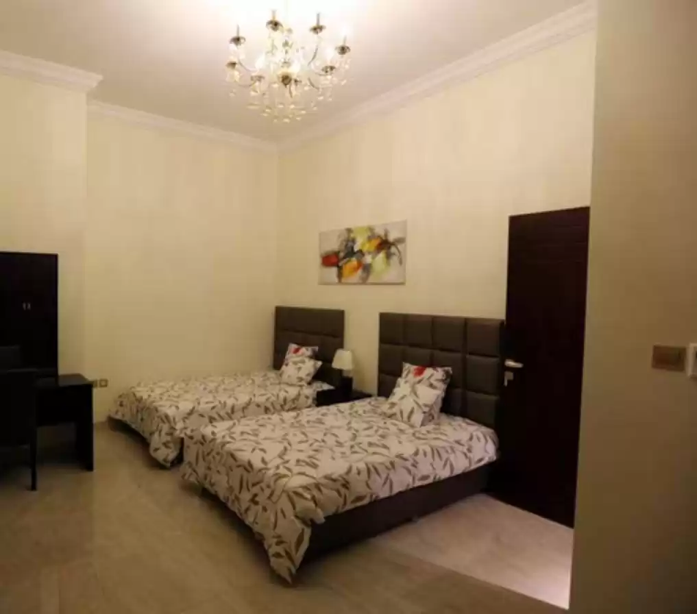 Wohn Klaar eigendom 3 Schlafzimmer F/F Wohnung  zu vermieten in Doha #18311 - 1  image 