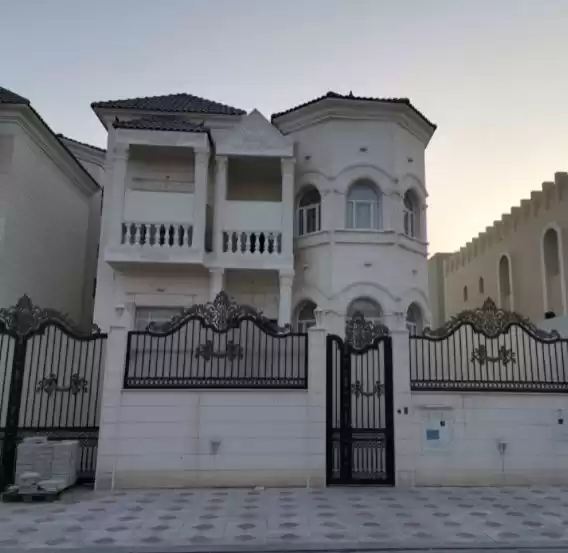 Residential Ready Property 7+ Bedrooms U/F Standalone Villa  for sale in Al Sadd , Doha #18327 - 1  image 
