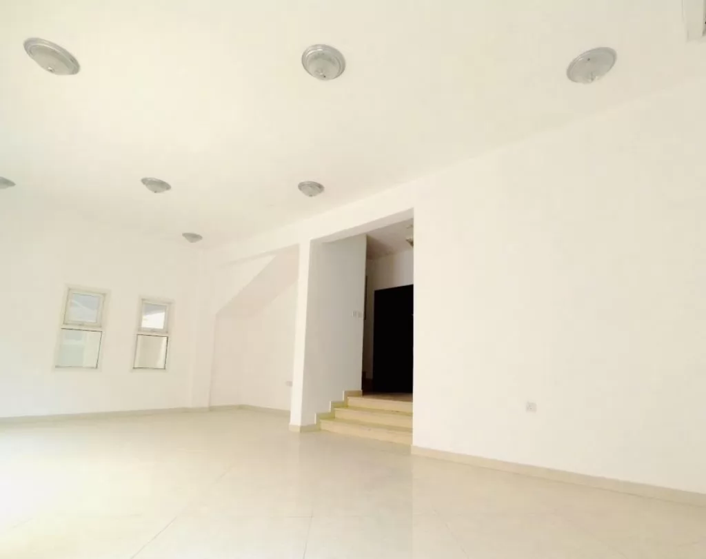 Residential Ready Property 5 Bedrooms U/F Apartment  for rent in Doha-Qatar #18332 - 1  image 