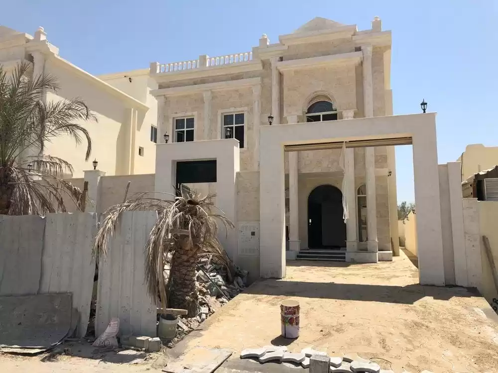 Residential Ready Property 7+ Bedrooms U/F Standalone Villa  for sale in Doha #18365 - 1  image 