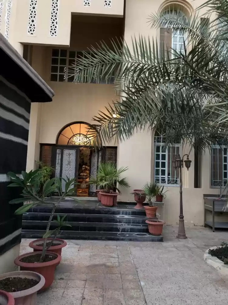 Residential Ready Property 7+ Bedrooms U/F Standalone Villa  for sale in Al Sadd , Doha #18371 - 1  image 