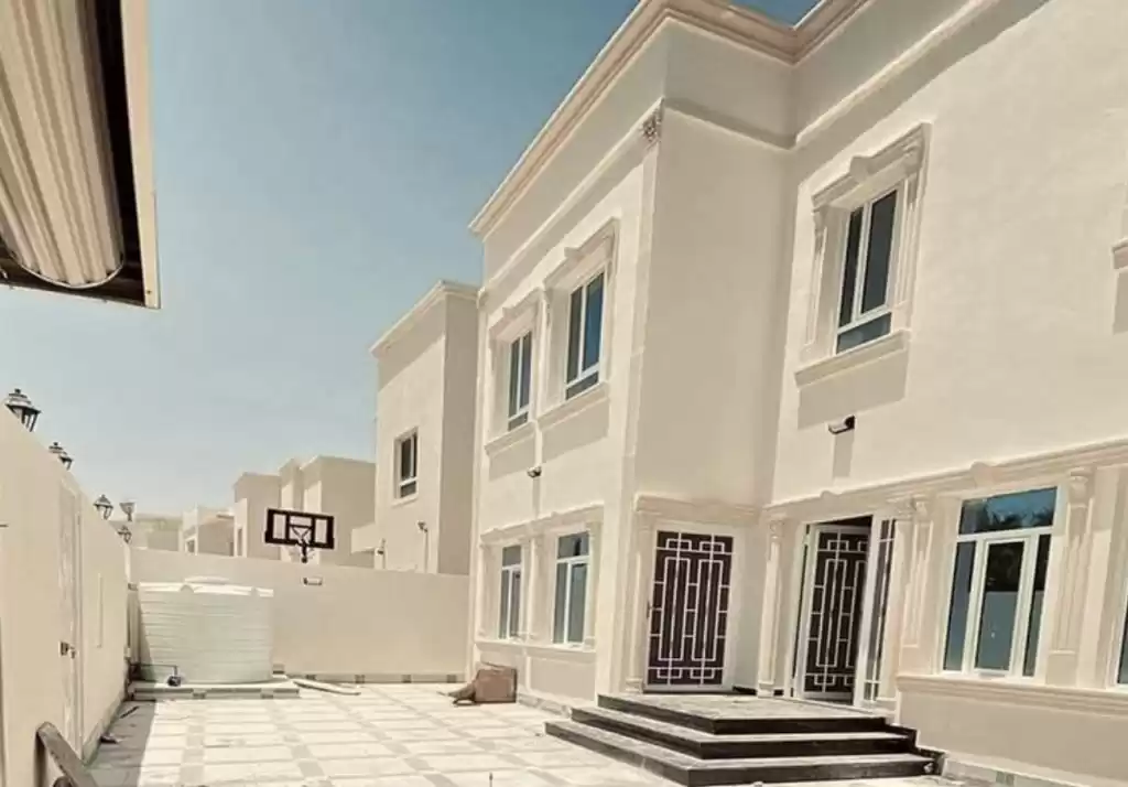 yerleşim Hazır Mülk 6 Yatak Odası U/F Müstakil Villa  satılık içinde Doha #18372 - 1  image 