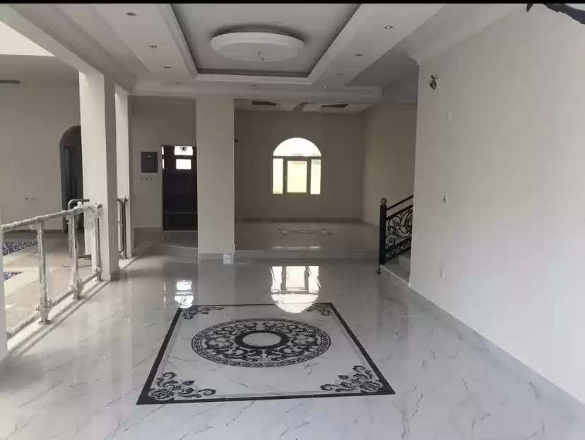 Residential Ready Property 7+ Bedrooms U/F Standalone Villa  for sale in Al Sadd , Doha #18375 - 1  image 