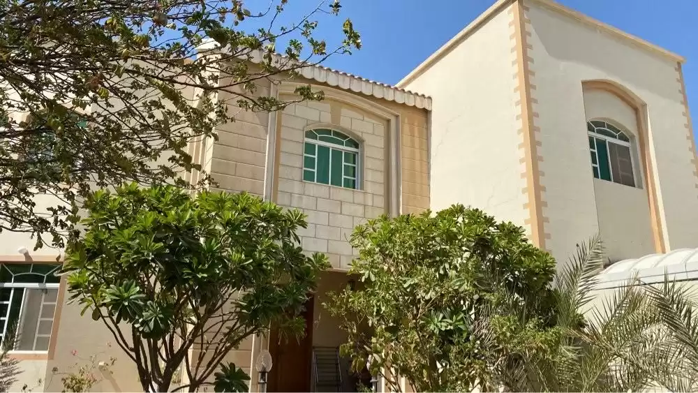 yerleşim Hazır Mülk 7+ Yatak Odası U/F Müstakil Villa  satılık içinde Doha #18376 - 1  image 