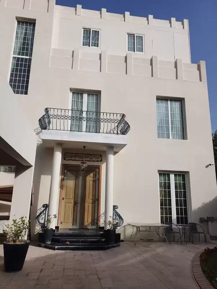 Résidentiel Propriété prête 5 chambres U / f Villa autonome  à vendre au Al-Sadd , Doha #18378 - 1  image 