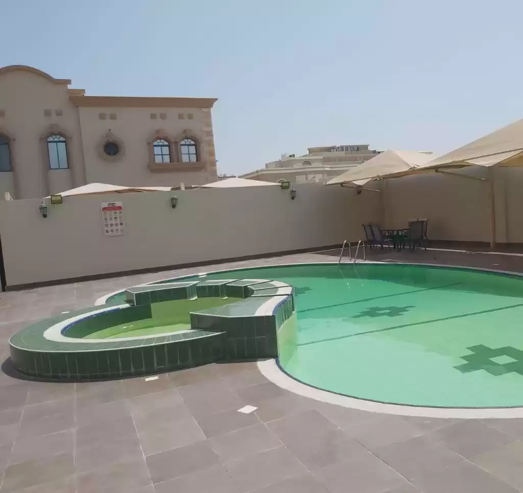 Wohn Klaar eigendom 4 Schlafzimmer U/F Villa in Verbindung  zu vermieten in Al Sadd , Doha #18382 - 1  image 