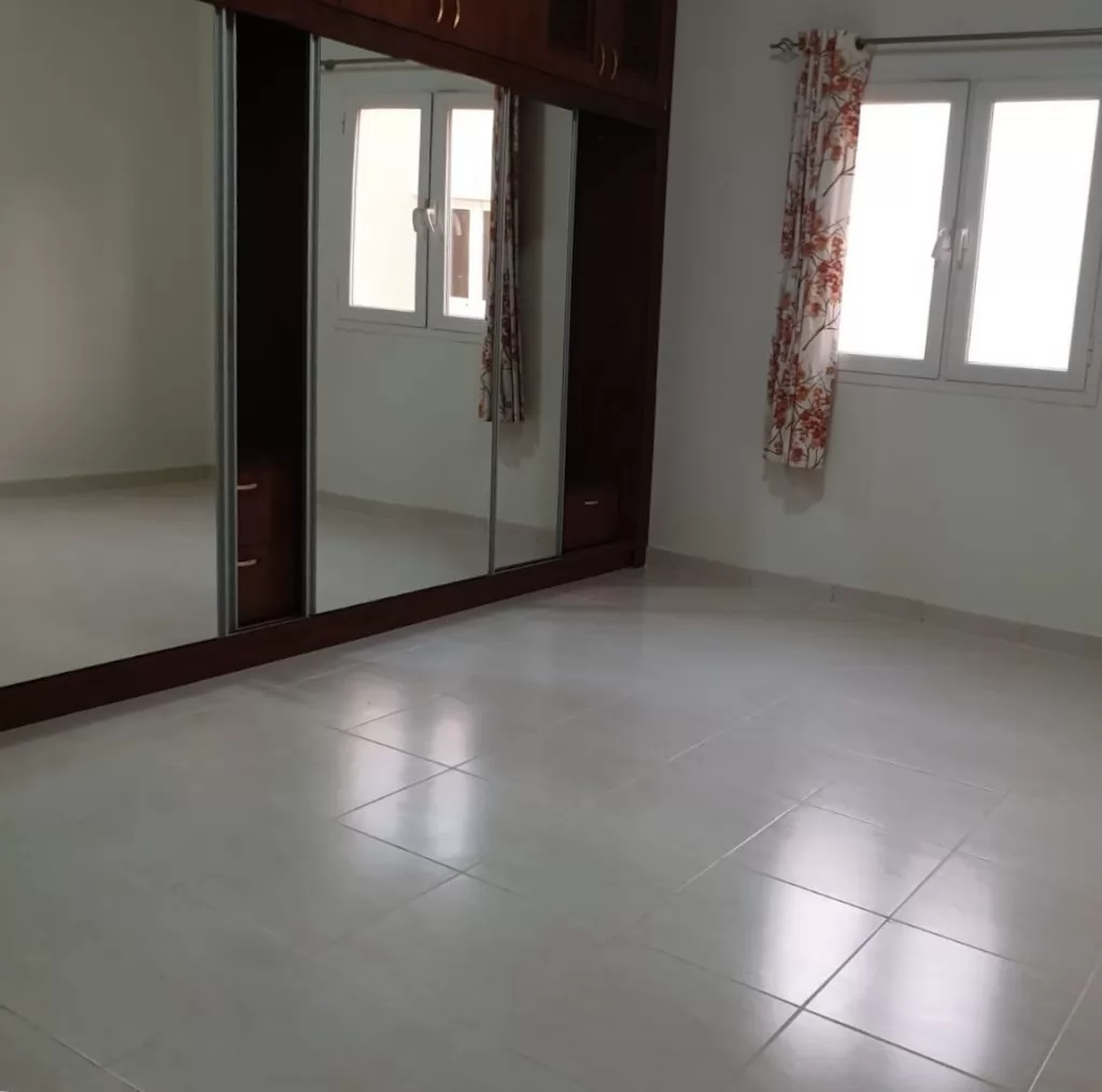 Residential Ready Property 4 Bedrooms U/F Apartment  for rent in Doha-Qatar #18386 - 3  image 