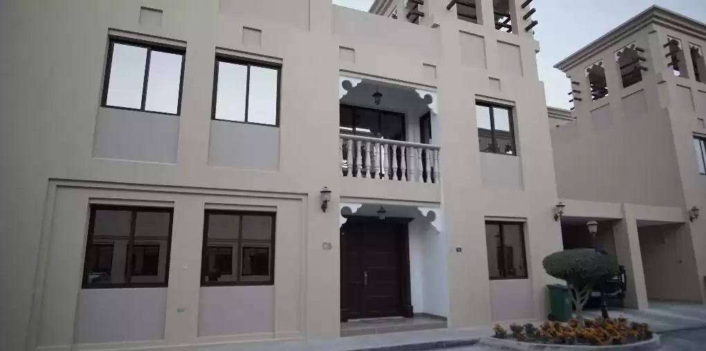 Residencial Listo Propiedad 6 habitaciones S / F Villa en Compound  alquiler en Doha #18393 - 1  image 
