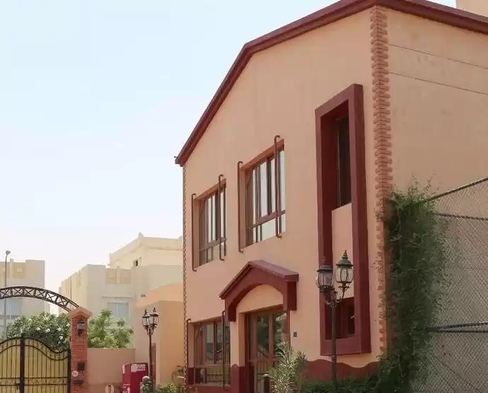 Жилой Готовая недвижимость 3 спальни С/Ж Вилла в комплексе  в аренду в Аль-Садд , Доха #18397 - 1  image 