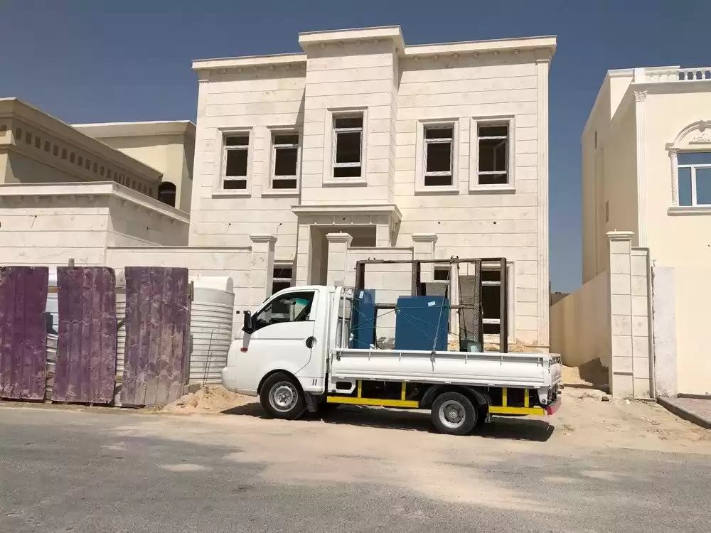 Residential Ready Property 7+ Bedrooms U/F Standalone Villa  for sale in Doha #18404 - 1  image 