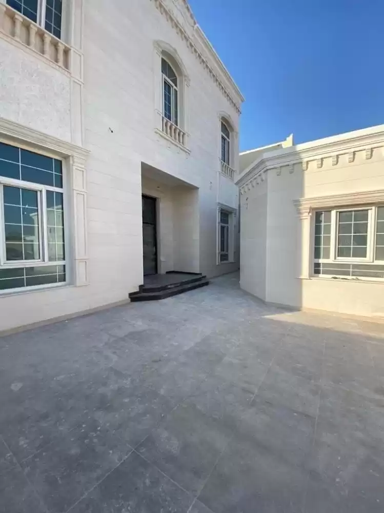 Residential Ready Property 7+ Bedrooms U/F Standalone Villa  for sale in Al Sadd , Doha #18406 - 1  image 