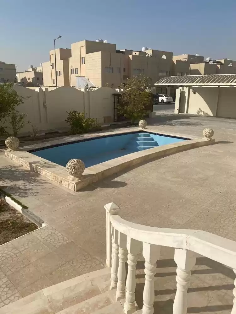 Residential Ready Property 7+ Bedrooms U/F Standalone Villa  for sale in Doha #18418 - 1  image 