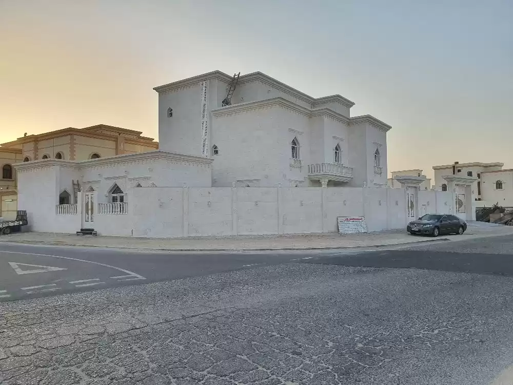 Residential Ready Property 7+ Bedrooms U/F Standalone Villa  for sale in Al Sadd , Doha #18426 - 1  image 