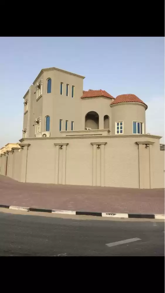 Residential Ready Property 7+ Bedrooms U/F Standalone Villa  for sale in Al Sadd , Doha #18436 - 1  image 