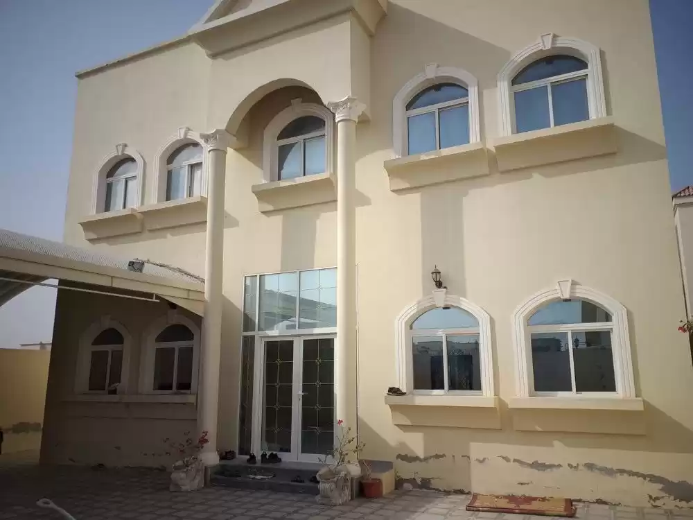 Residential Ready Property 7 Bedrooms F/F Standalone Villa  for sale in Doha #18457 - 1  image 
