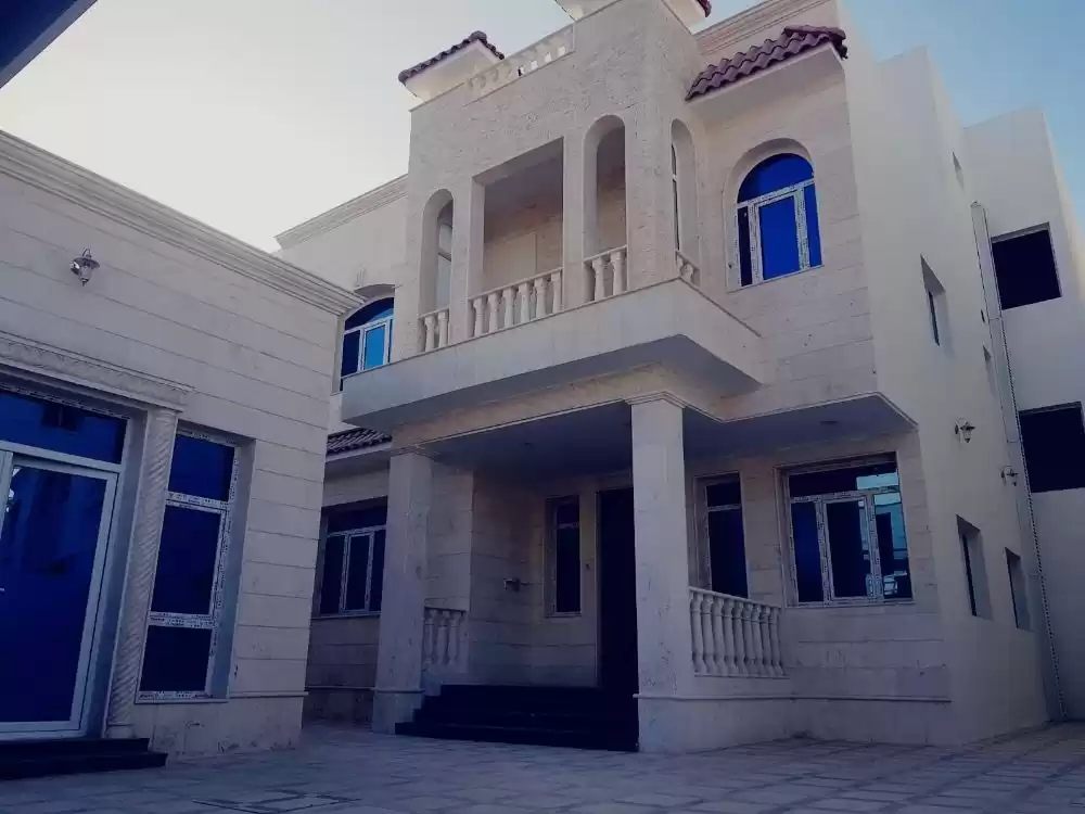 Residential Ready Property 7+ Bedrooms U/F Standalone Villa  for sale in Doha #18459 - 1  image 