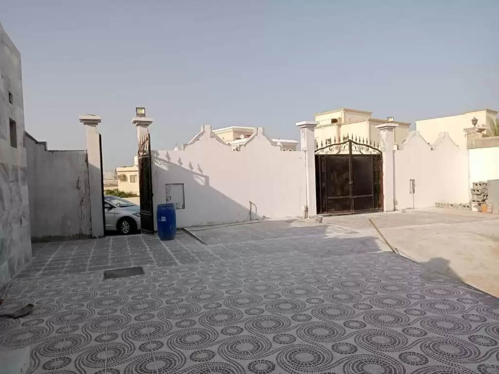 Residencial Listo Propiedad 7+ habitaciones U / F Villa Standerlone  venta en al-sad , Doha #18463 - 1  image 