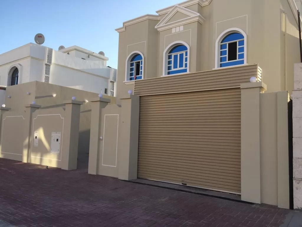 Residential Ready Property 5 Bedrooms U/F Standalone Villa  for sale in Doha-Qatar #18477 - 1  image 