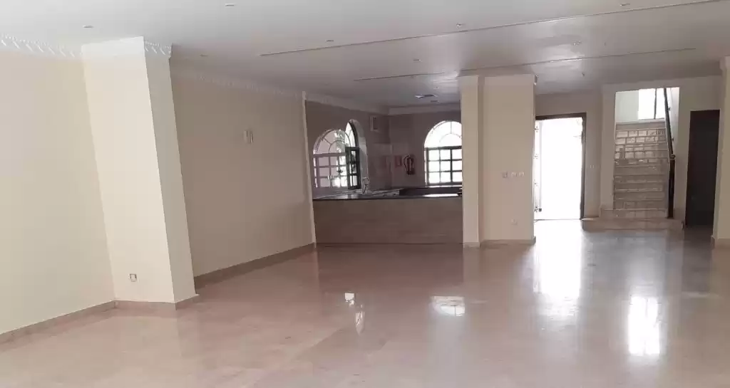 Residential Ready Property 4 Bedrooms U/F Standalone Villa  for rent in Doha #18492 - 1  image 