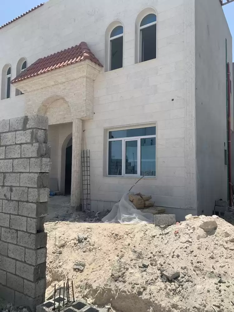 Residential Ready Property 6 Bedrooms U/F Standalone Villa  for sale in Doha #18512 - 1  image 