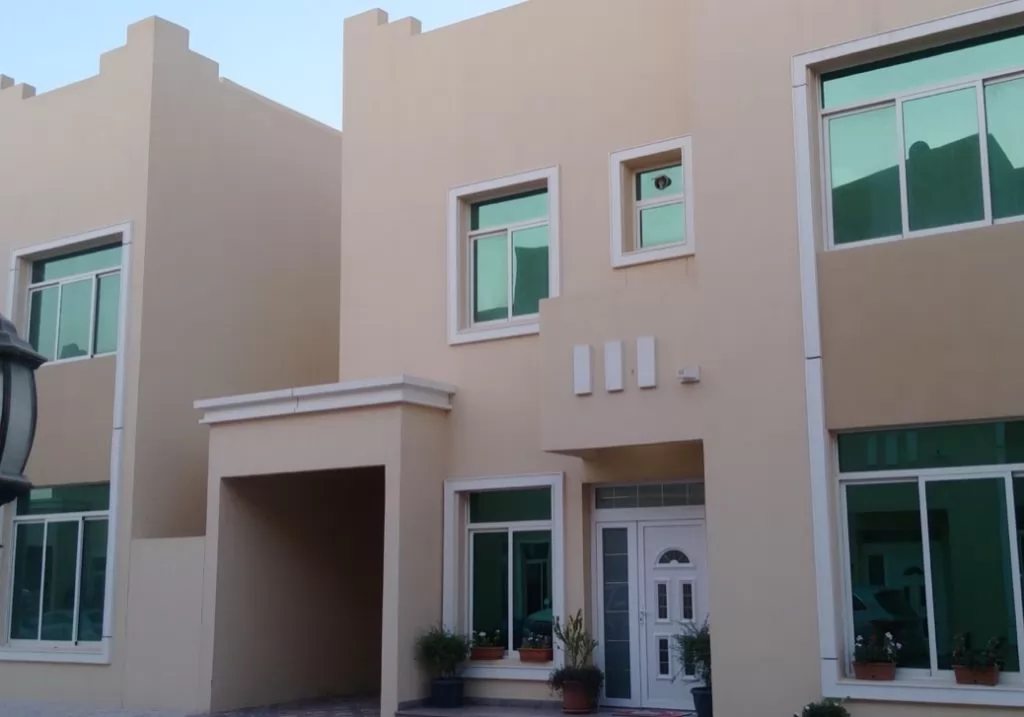 Жилой Готовая недвижимость 6 спален Н/Ф Вилла в комплексе  в аренду в Аль-Садд , Доха #18514 - 1  image 