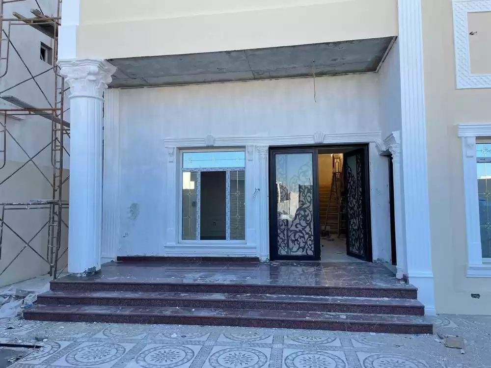 Residencial Listo Propiedad 7 habitaciones U / F Villa Standerlone  venta en Doha #18522 - 1  image 
