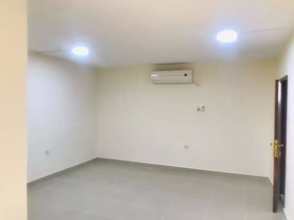 Residential Ready Property 3 Bedrooms S/F Apartment  for rent in Al Sadd , Doha #18540 - 1  image 